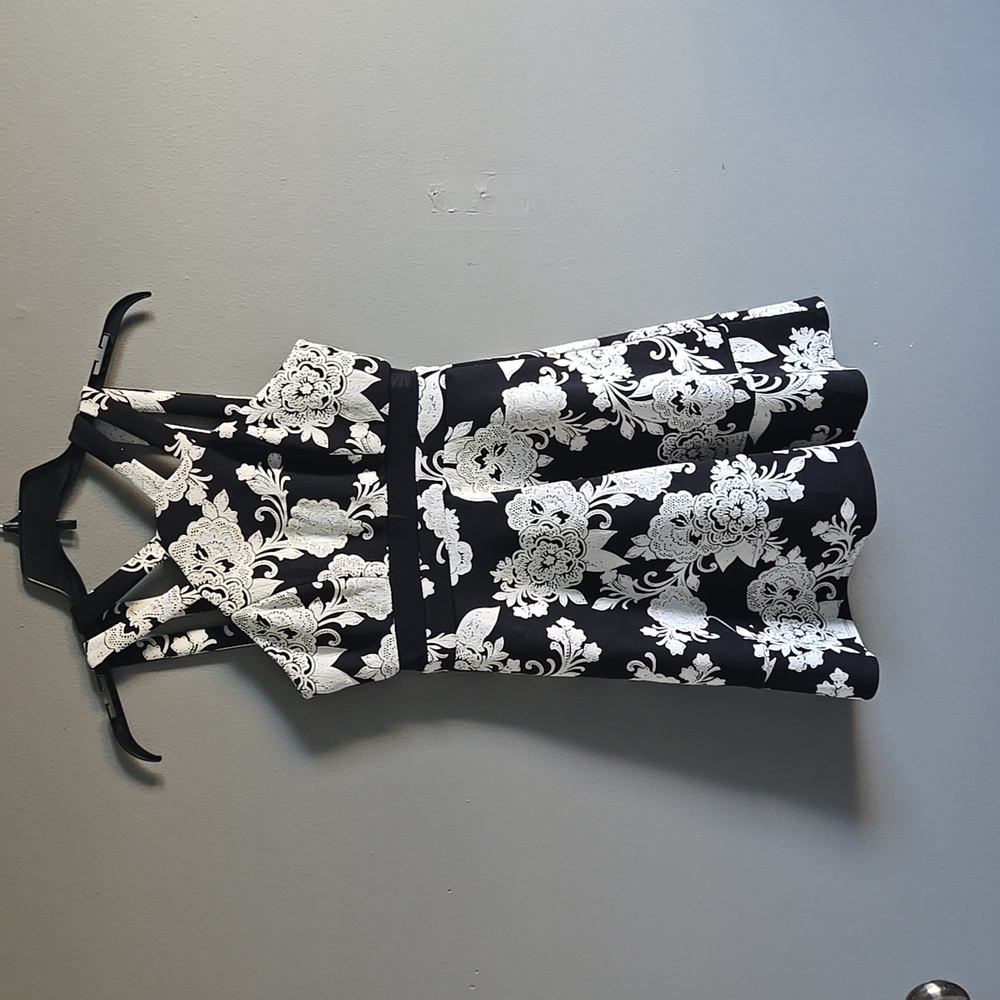 EUC Black and white floral dress with mesh